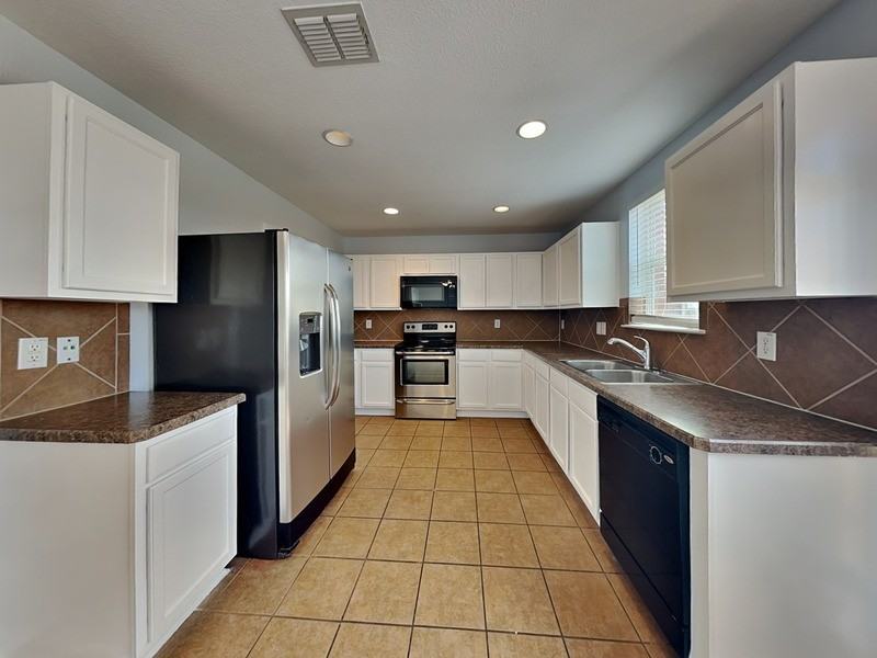 12885 Kiltartan Dr - Photo 4 of 23