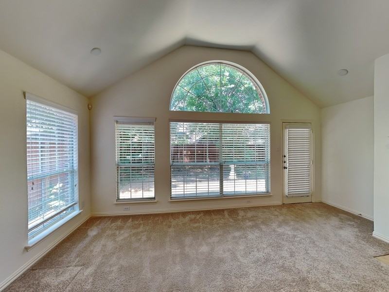 1161 Mission Ln - Photo 4 of 22