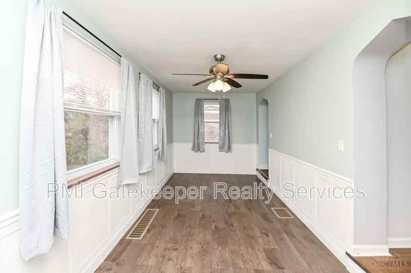 5618 Leumas Rd - Photo 7 of 48