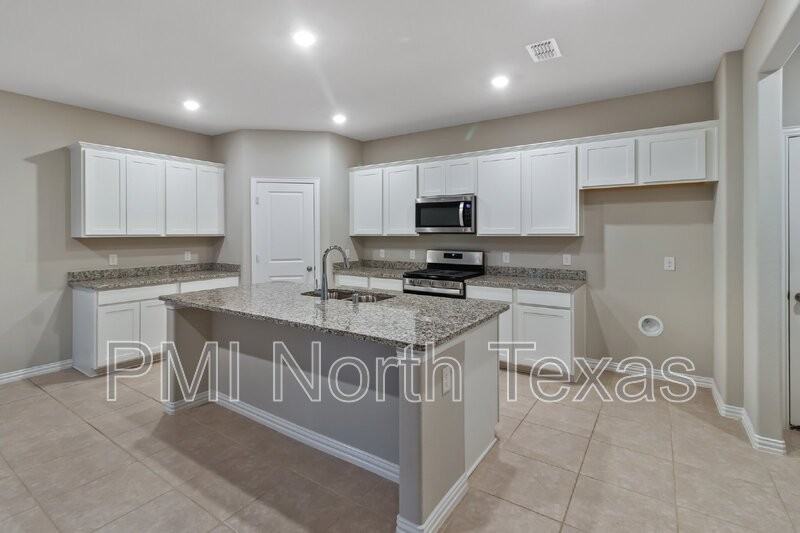 3839 Barnett Rd - Photo 5 of 16