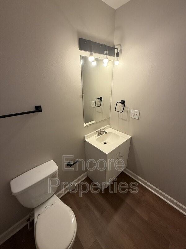 2003 Burnett Ave - Photo 5 of 12