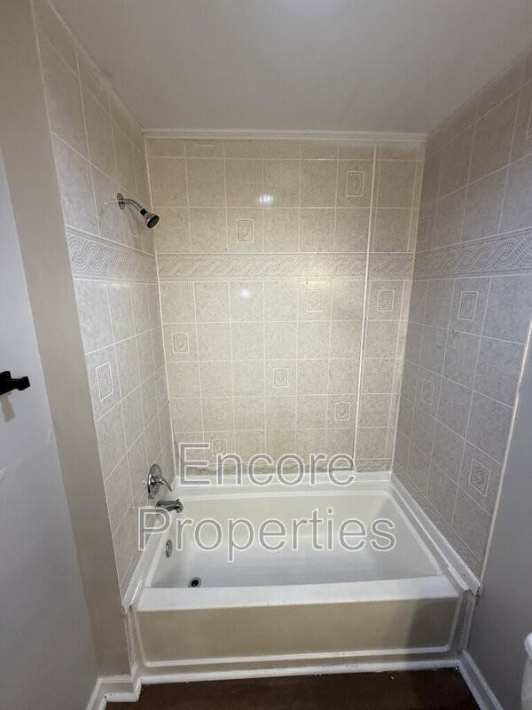 2003 Burnett Ave - Photo 6 of 12