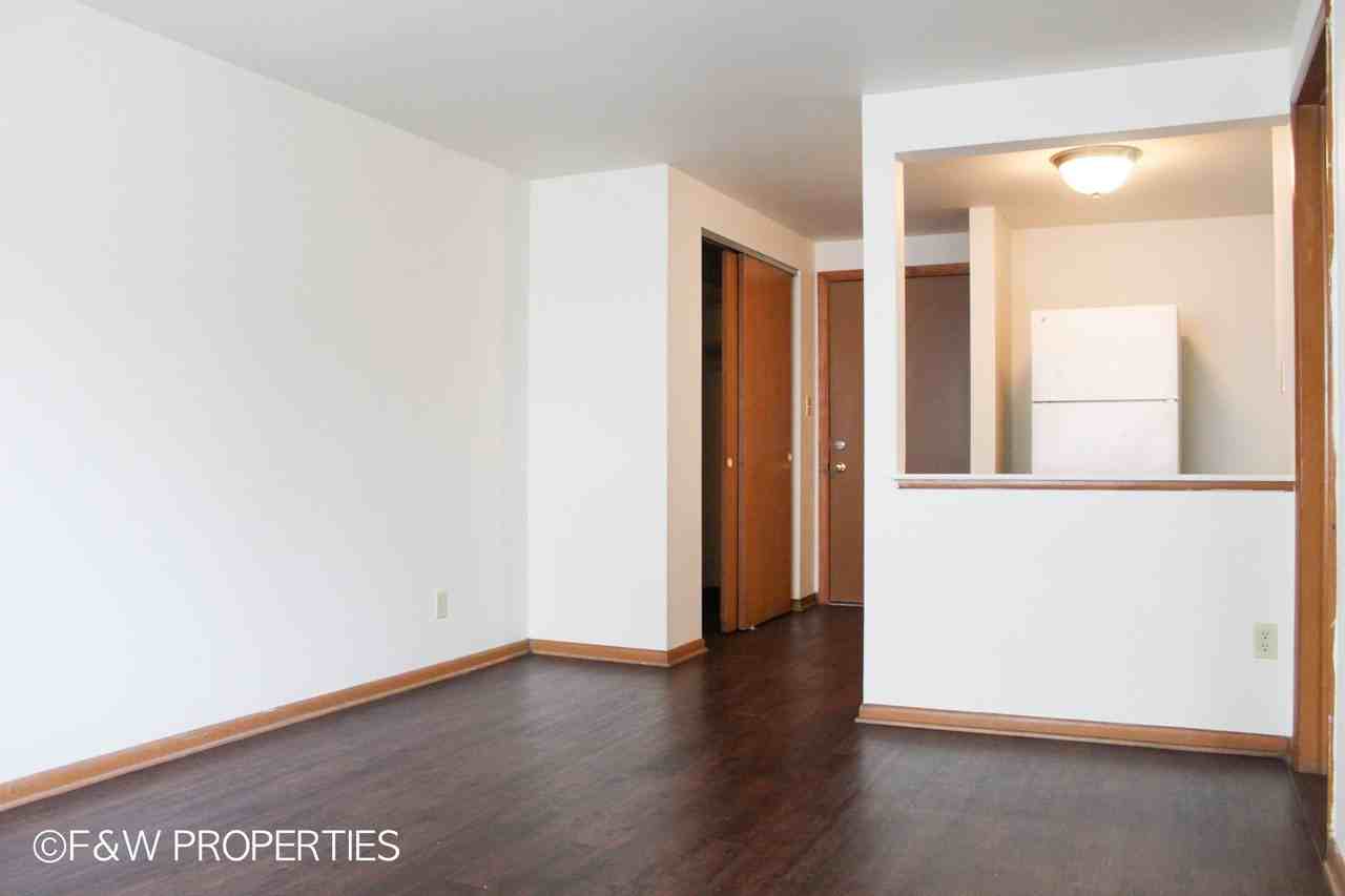 1075 Bryden Road - Photo 4 of 33