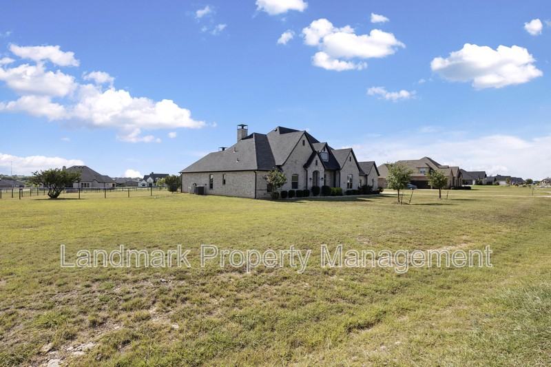 6381 Rigel Rd - Photo 5 of 49