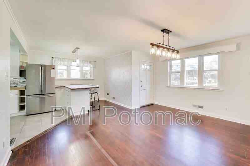 1915 Henry Rd - Photo 5 of 46