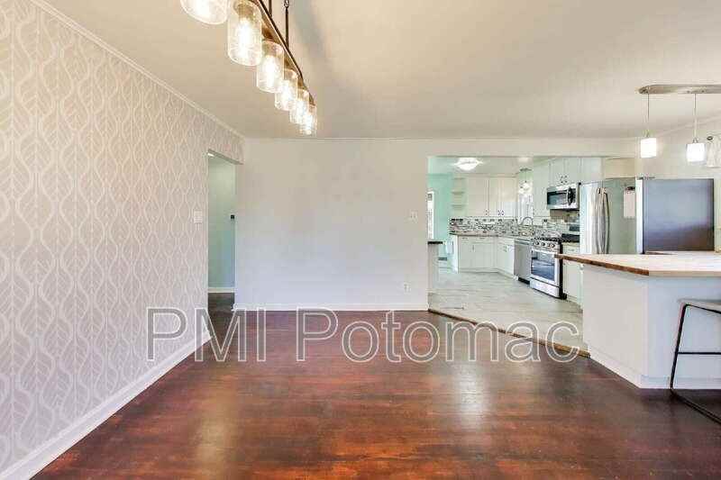 1915 Henry Rd - Photo 6 of 46