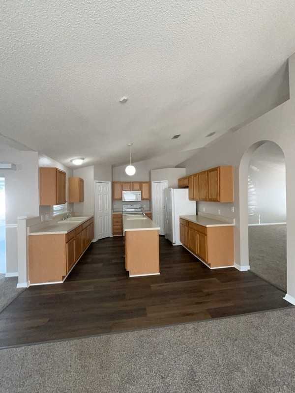 841 Sun Ridge Village Dr - Photo 2 of 23