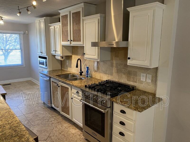 1026 N New Jersey St - Photo 3 of 13