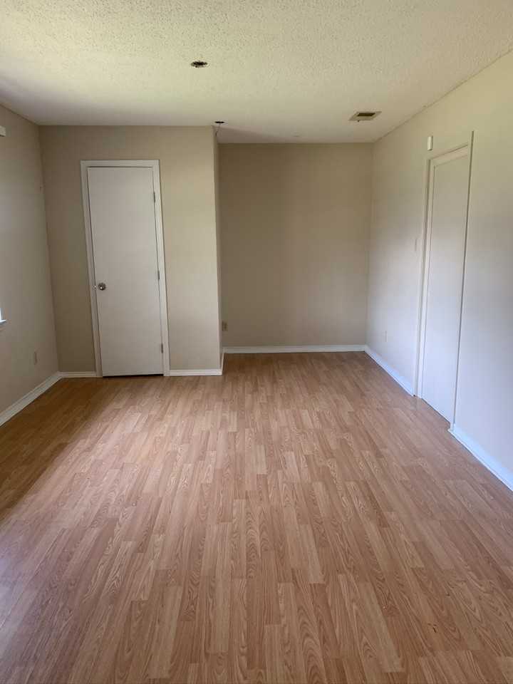 919 Magnolia Ln - Photo 4 of 12