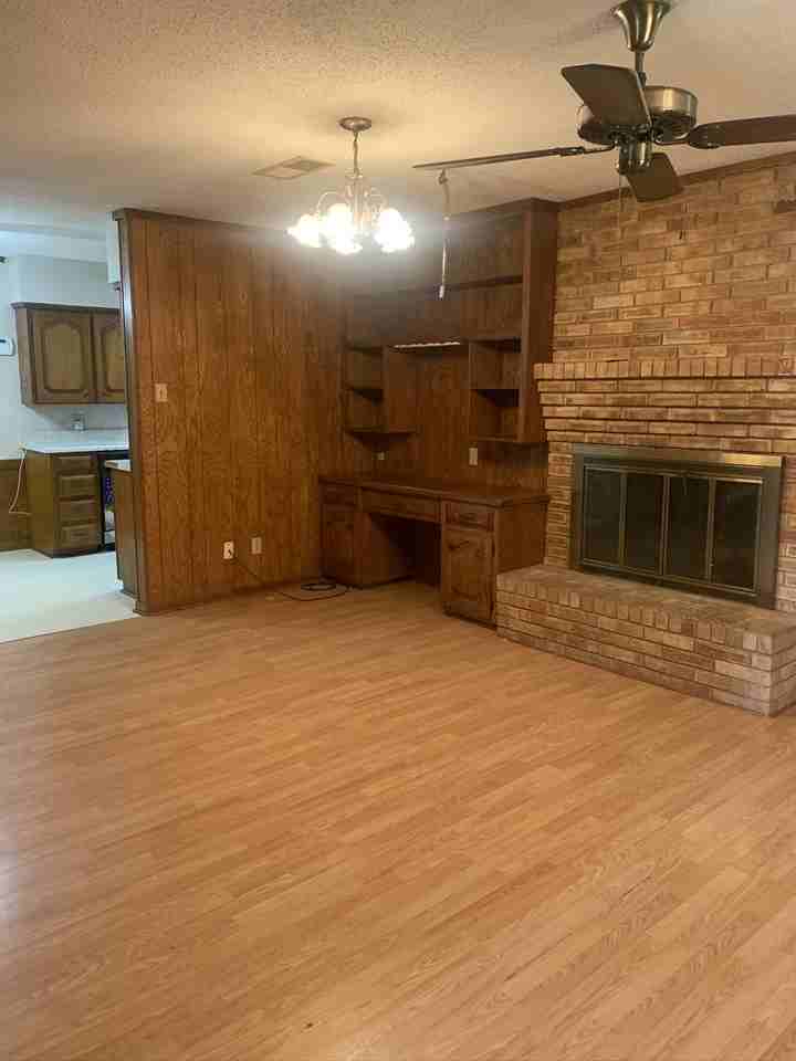 919 Magnolia Ln - Photo 5 of 12