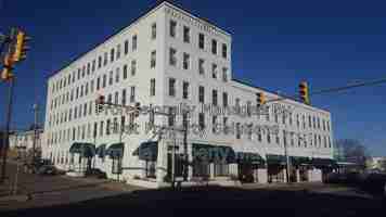 featured image of 104 N 8th St #301