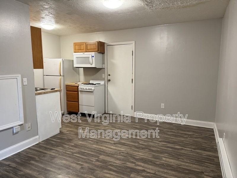 852 Mercer St #6 - Photo 3 of 9