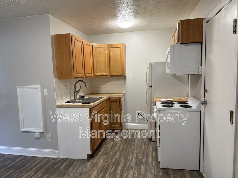 852 Mercer St #6 - Photo 4 of 9