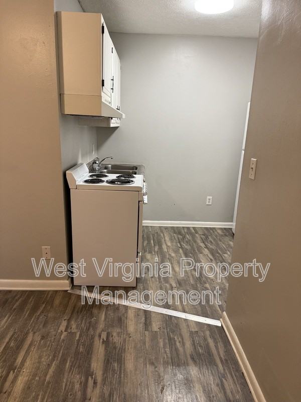 852 Mercer St #2 - Photo 4 of 11