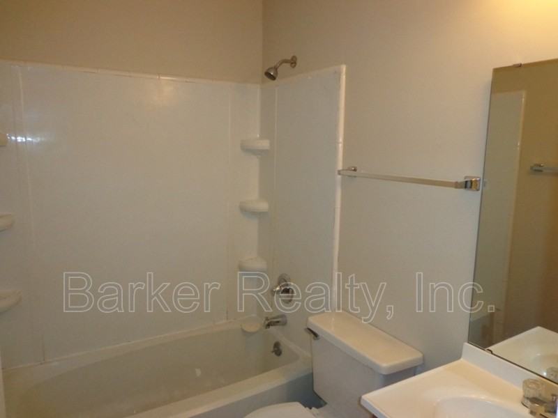 4520 N New Hope Rd - Photo 6 of 9