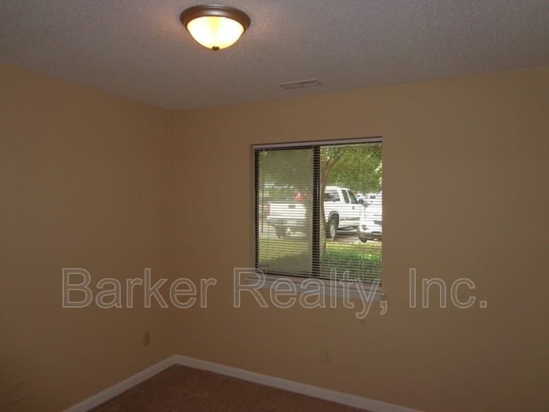 4520 N New Hope Rd - Photo 7 of 9