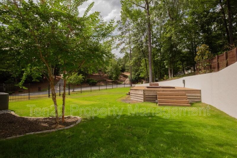 1 Millington Ct - Photo 2 of 45