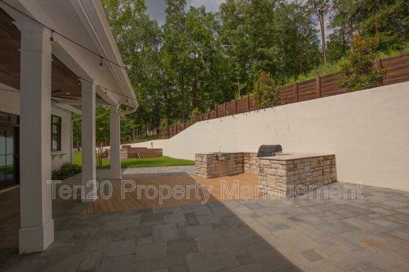 1 Millington Ct - Photo 3 of 45