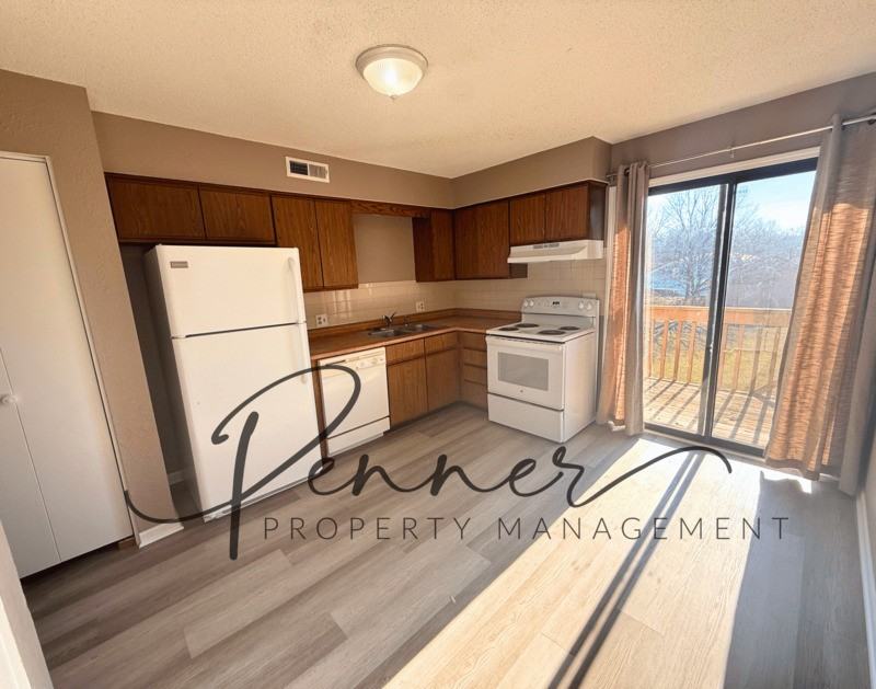 3268 Nw Mill Dr - Photo 3 of 9