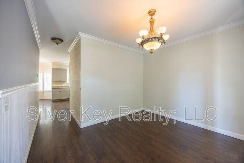 1725 Brookwood Dr Ne - Photo 6 of 36