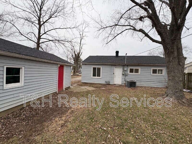 4817 Leone Dr - Photo 3 of 16