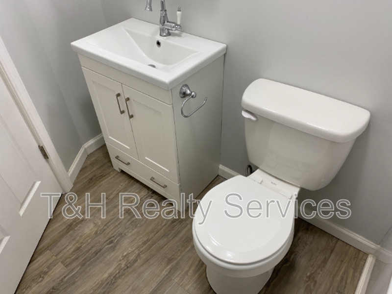 2608 Fowler St - Photo 6 of 17