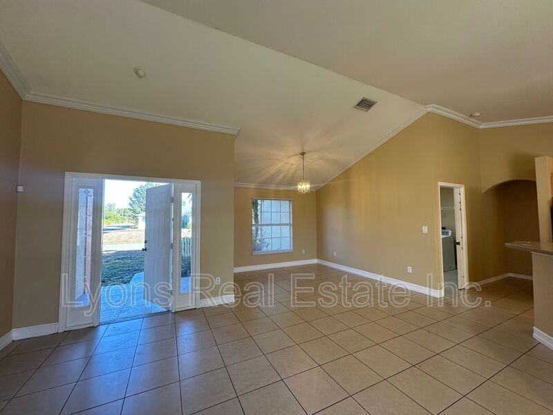 3219 7th St Sw - Photo 3 of 21