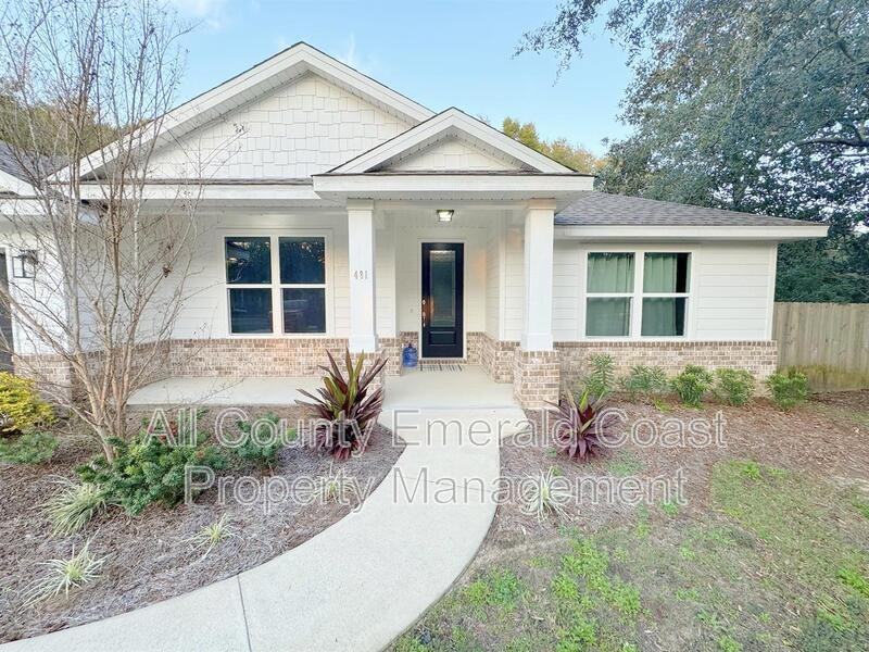 481 Kelly St - Photo 4 of 44