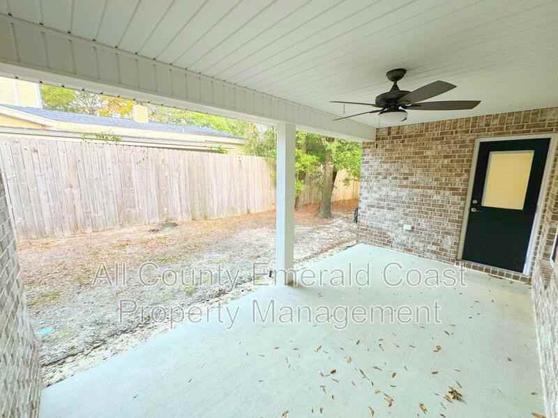 481 Kelly St - Photo 6 of 44