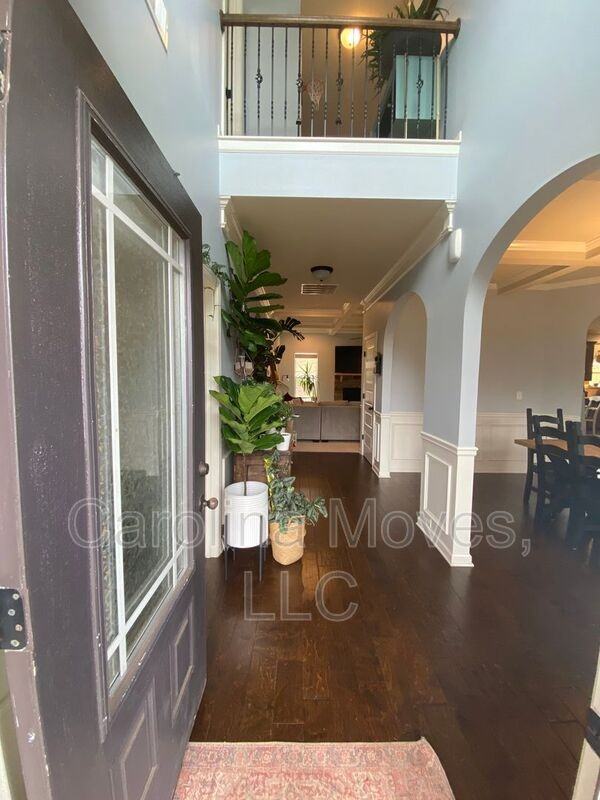 229 Lovelace Ct - Photo 3 of 17