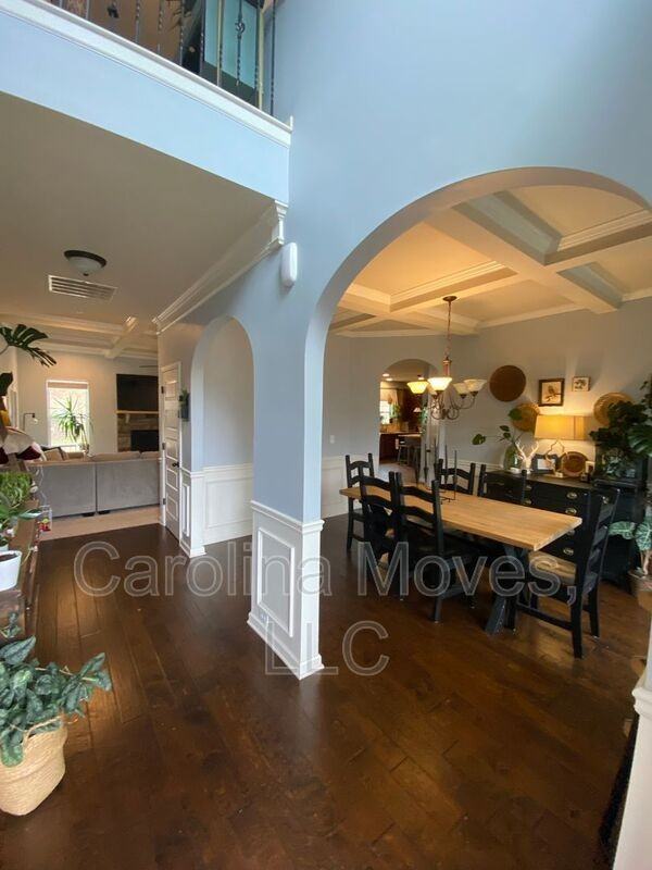 229 Lovelace Ct - Photo 4 of 17