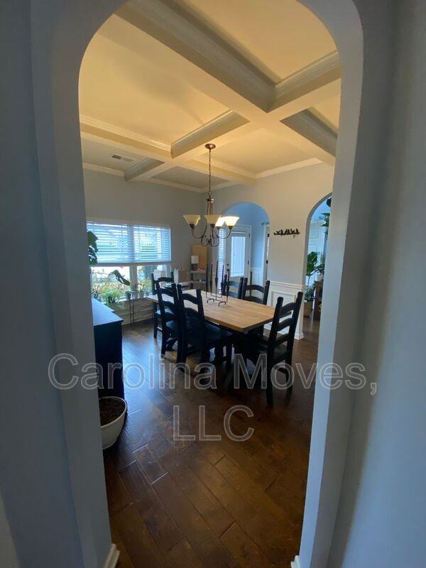 229 Lovelace Ct - Photo 6 of 17