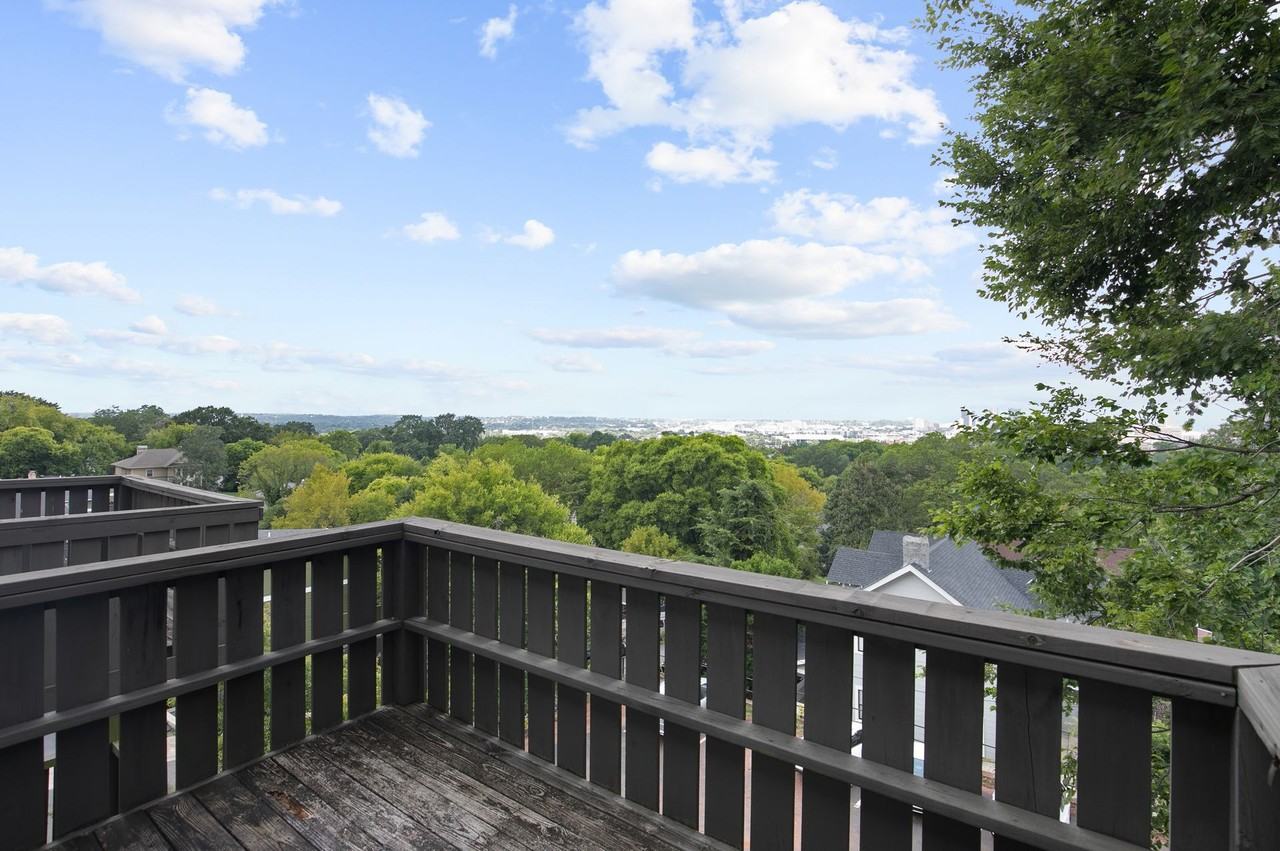 The Irish - Photo 7 of 50