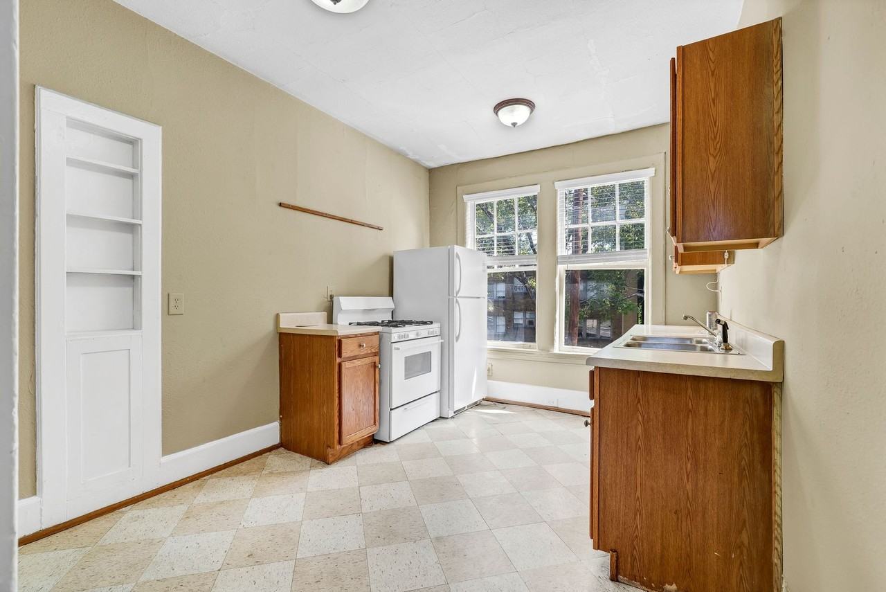 Carlisle Terrace - Photo 5 of 6