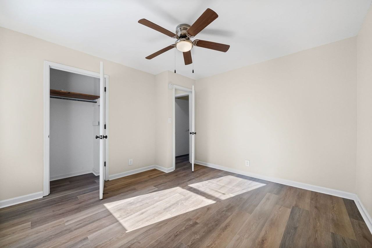 564 Briarwood Dr - Photo 2 of 29