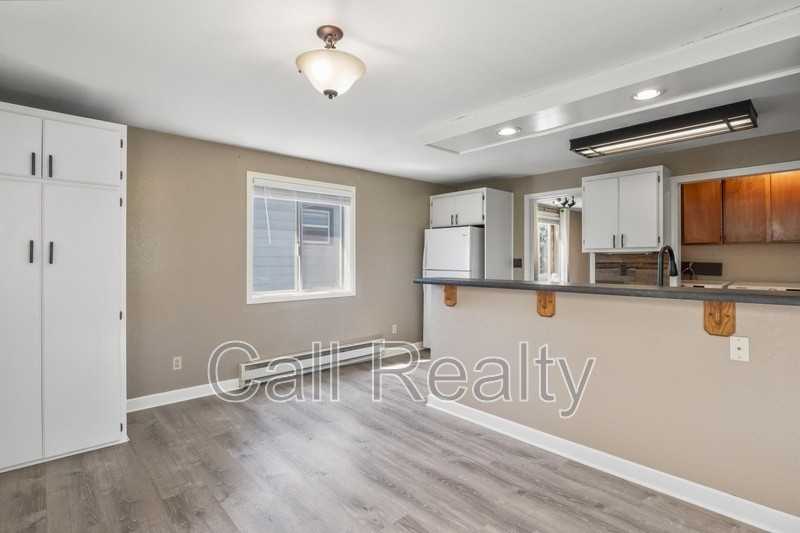 5424 N Oak St - Photo 6 of 10