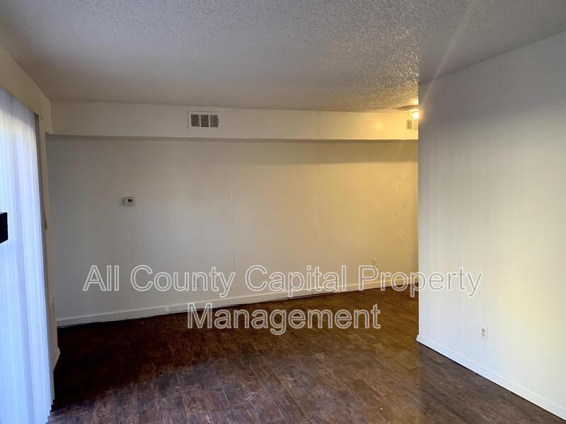 2904 Sweeney Ln - Photo 2 of 13