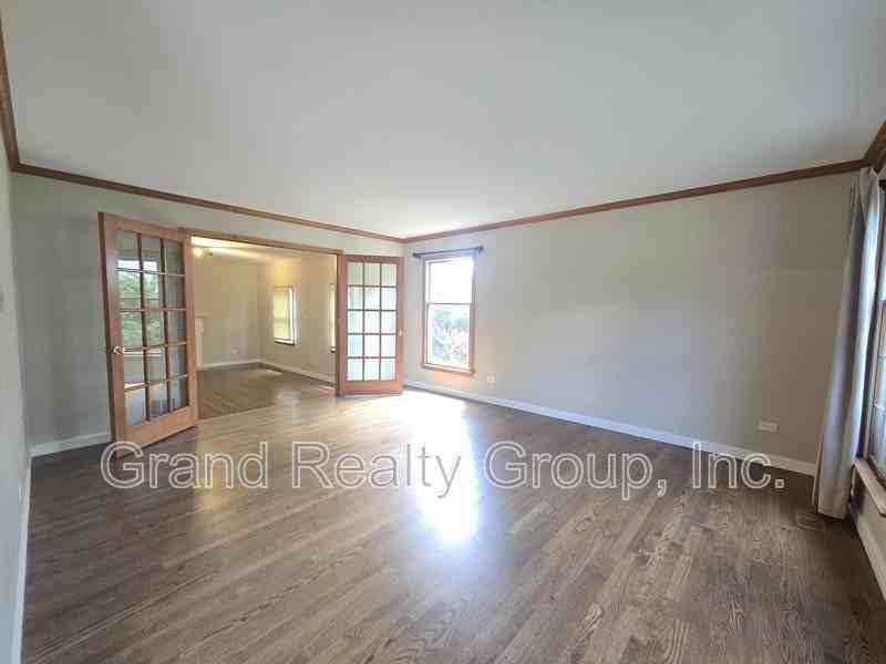 1565 Old Barn Cir - Photo 3 of 30