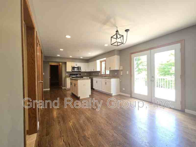 1565 Old Barn Cir - Photo 7 of 30