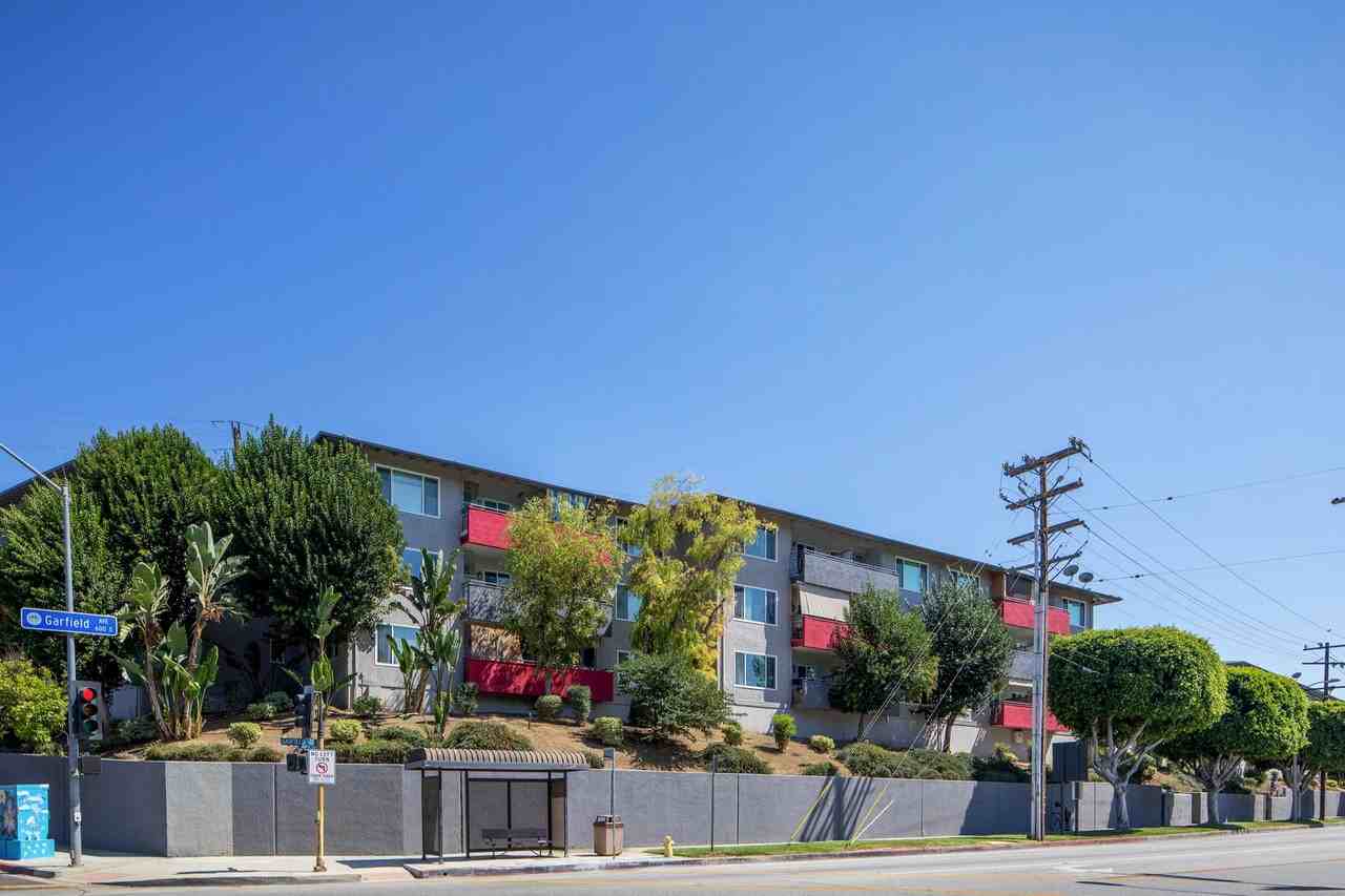 Garfield - Photo 2 of 36