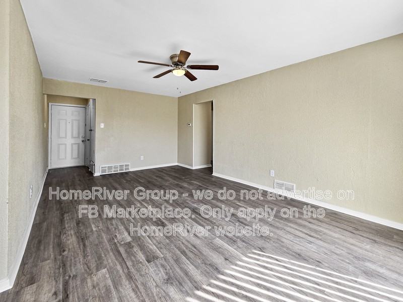 7453 Darien St - Photo 7 of 25