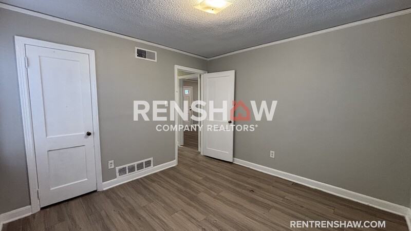 1445 Fox St - Photo 3 of 18