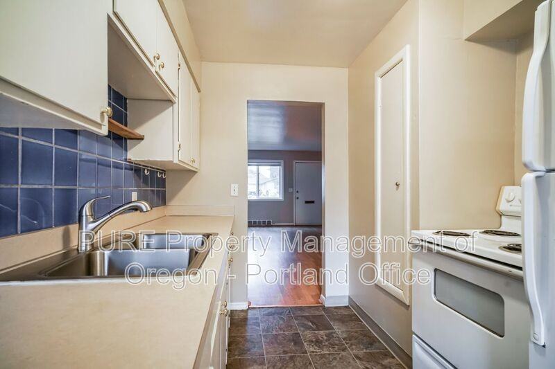 7008 N Amherst St #2 - Photo 5 of 19