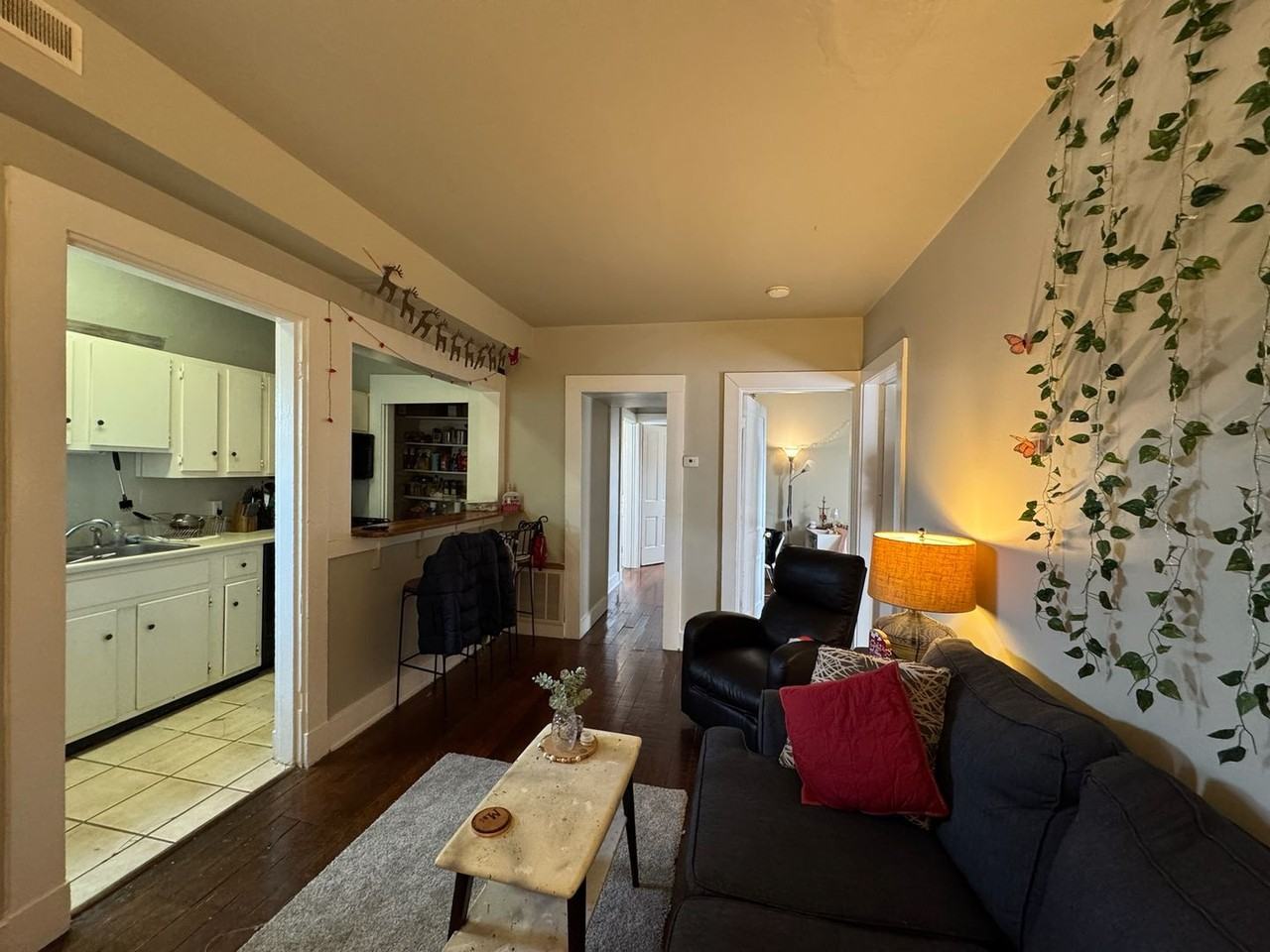 2441 Ohio Ave - Photo 6 of 47