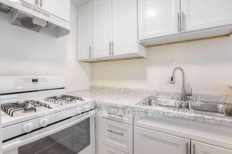 331 E Washington Ave #K - Photo 7 of 33