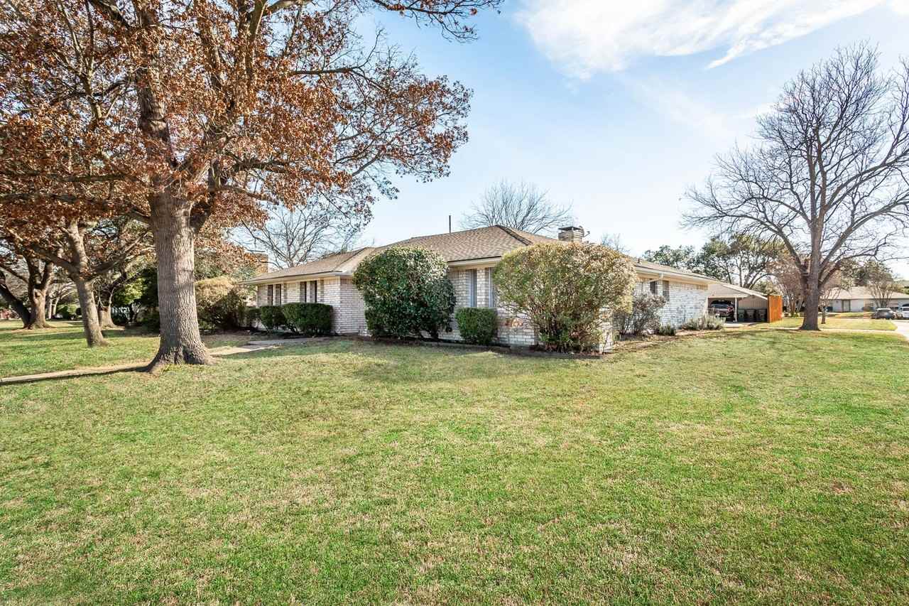 2732 Parkhaven Dr - Photo 3 of 43