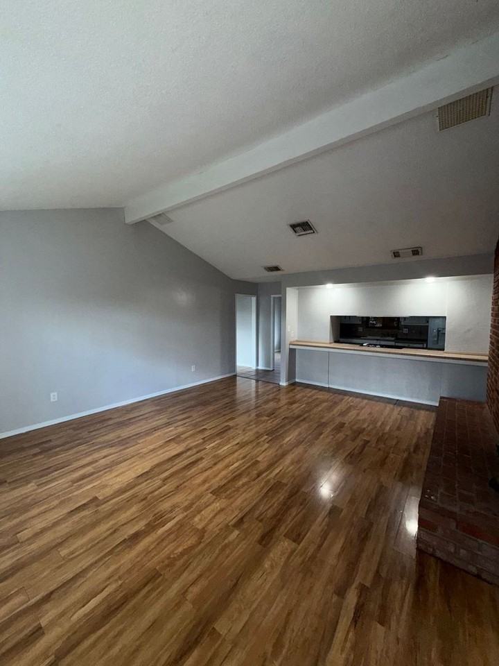 4701 Ironwood Way - Photo 4 of 17