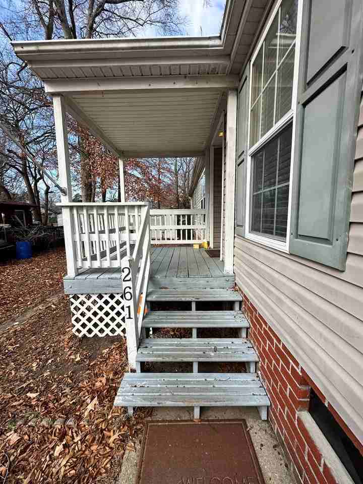 261 Burnetts Way - Photo 2 of 17