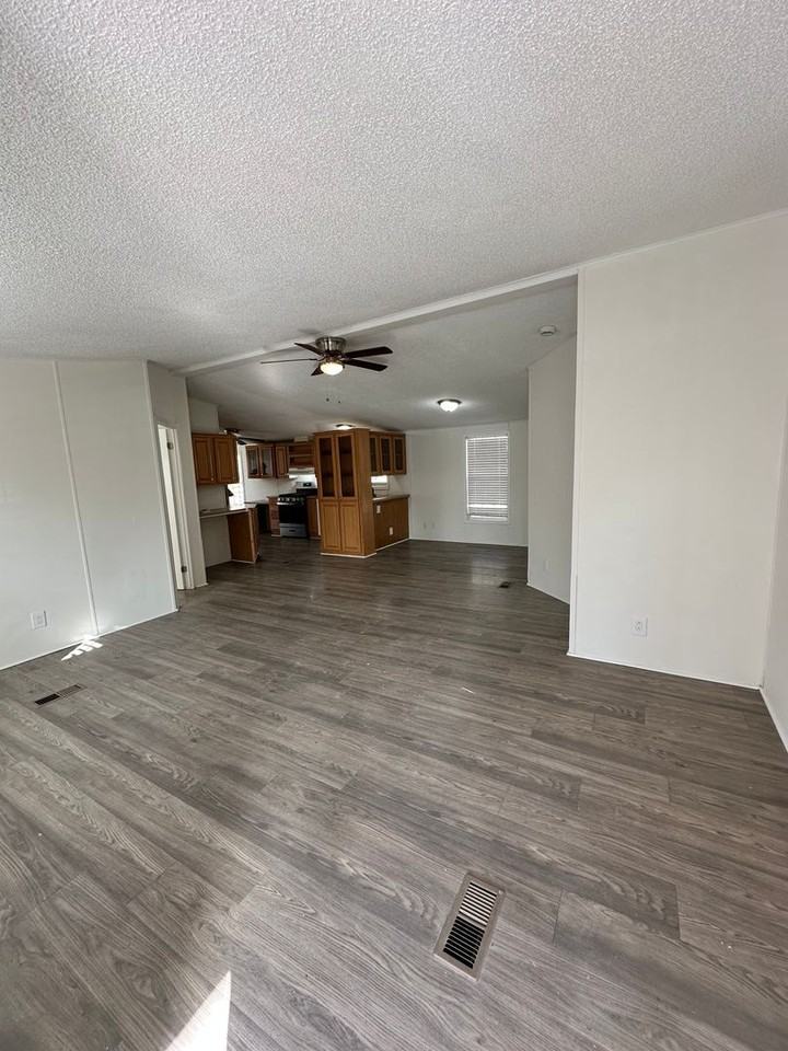 261 Burnetts Way - Photo 3 of 17