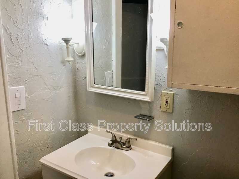 3125 Nw 14th St - Photo 4 of 17